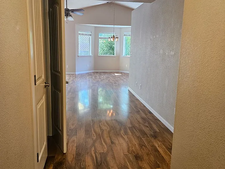 619 Marshall Ave — Photo 2