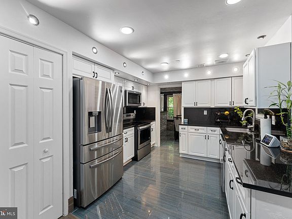 2nd image of 8905 Pensacola Pl