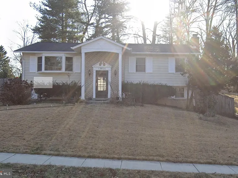 13021 Tamarack Rd — Photo 1