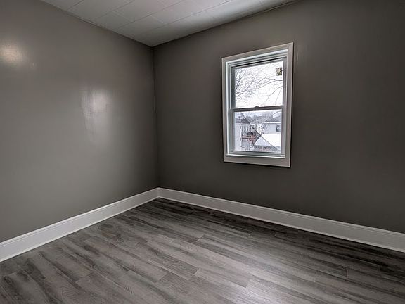 3rd image of 47 Piedmont St #2