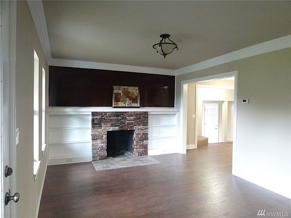 5th image of 10156 McKinley Ave E