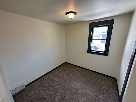 5th image of 3705 N Port Washington Ave