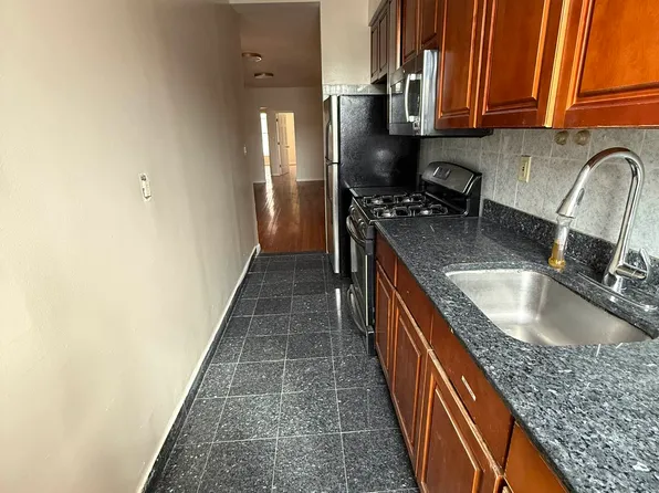 566 Atlantic Avenue image 4 of 13