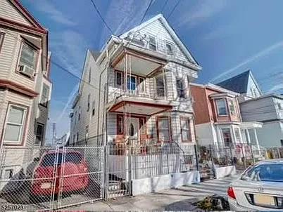 102 Marion St #2 — Photo 8