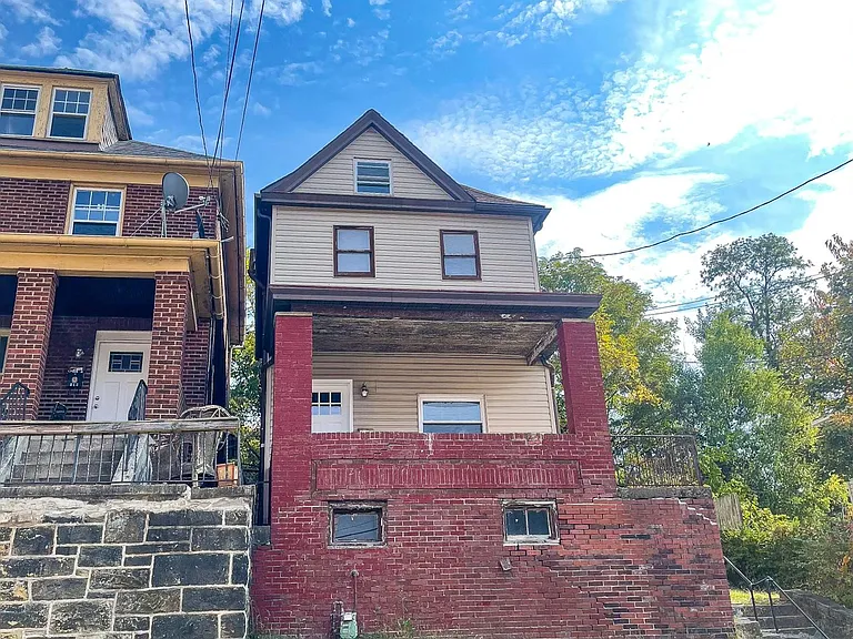 310 Marlow St — Photo 4