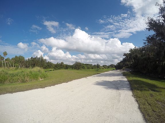4th image of 1610 Bayshore Dr