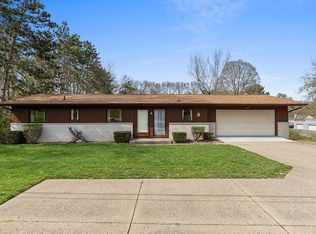 2715 Four Mile Rd NE, Grand Rapids, MI 49525