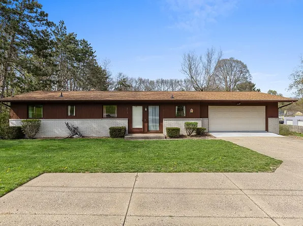 2715 Four Mile Rd NE, Grand Rapids, MI 49525