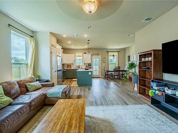 4th image of 2390 Lightfoot Ln