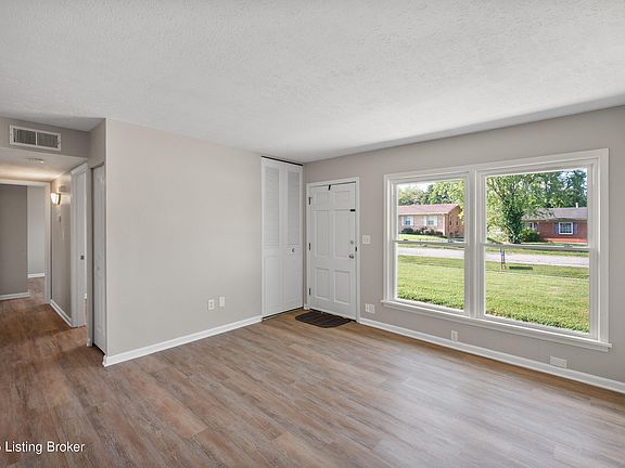 4th image of 5713 Chestnutwood Way