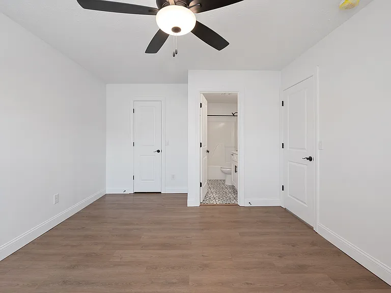 Explore this serene bedroom retreat featuring modern design and a convenient ensuite. Explore this serene bedroom retreat featuring modern design and a convenient ensuite.