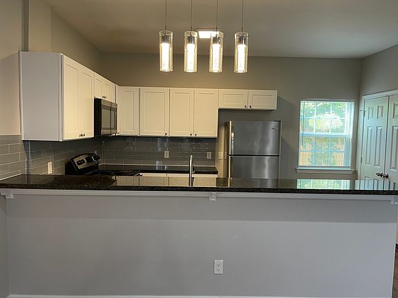 3rd image of 5011 Mallow St #5011B