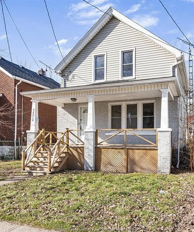 5 bed, $2,300 — Photo 1