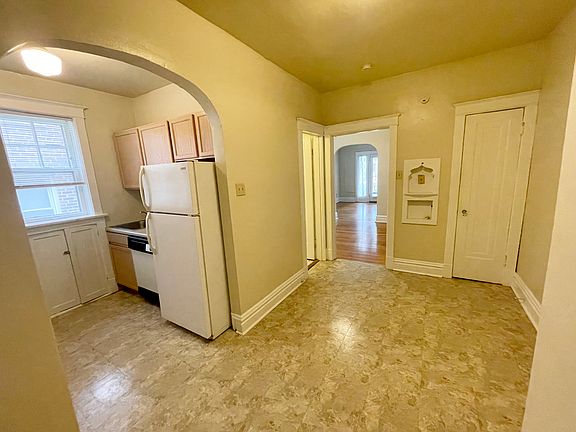 2nd image of 6326 Southwood Ave