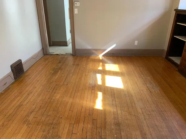 3072 North 40th STREET, Milwaukee, WI 53210