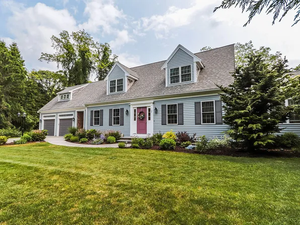 1 Cachalot Lane, Falmouth, MA 02540