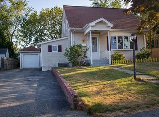 21 Cypress Ave, Tiverton, RI 02878