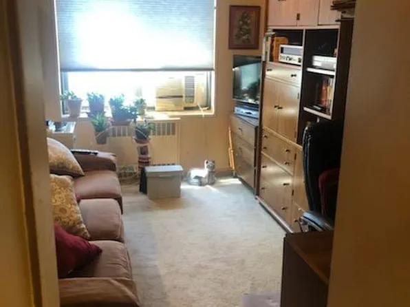 2140 Knapp Street image 1 of 7