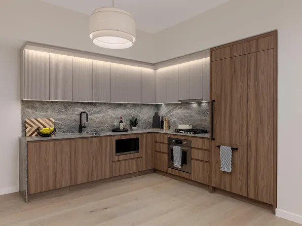 688 W 57th Ave #614, Vancouver, BC V5X 1S9