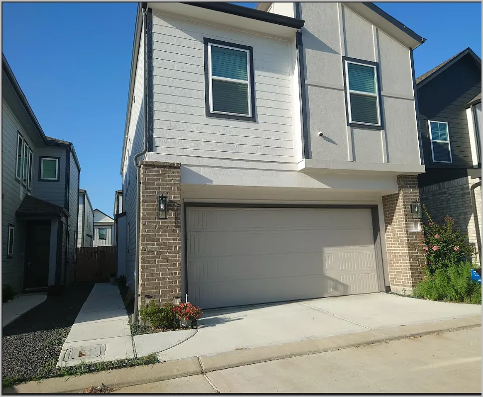 3 bed, 2.5 bath, 1725 sqft, $2,686 — Photo 3