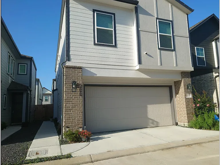 3217 Millwork St — Photo 3