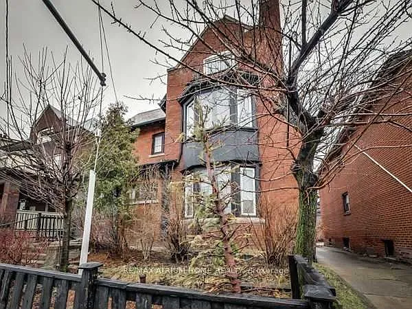 179 Spadina Rd #3