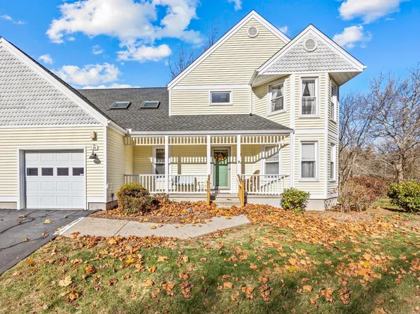 20 Village Victoria #20, Guilford, CT 06437