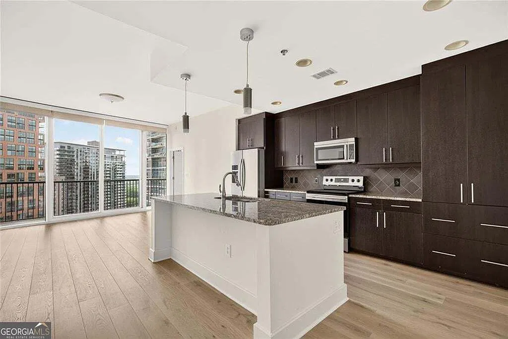2 bed, 2.0 bath, 1213 sqft, $3,500 — Photo 1