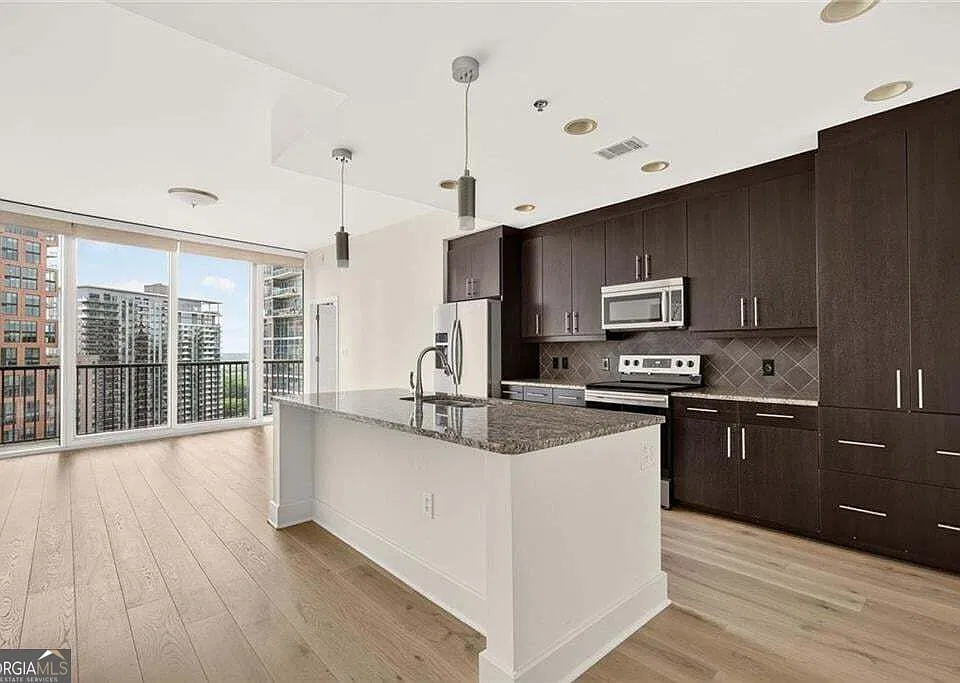 1080 Peachtree St NE #2004