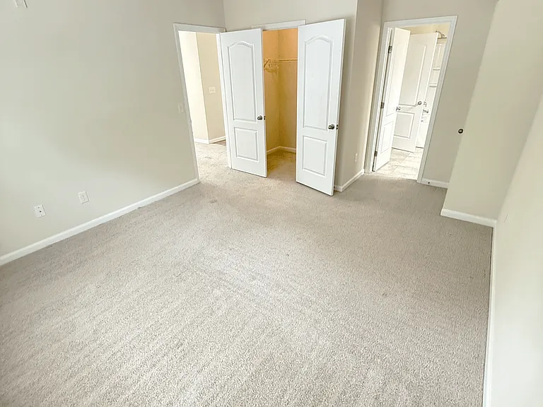 Clairmont at Farmgate — Photo 38