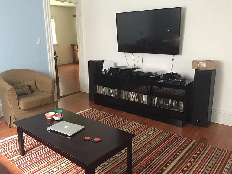 24 Rossmore St #1 — Photo 2