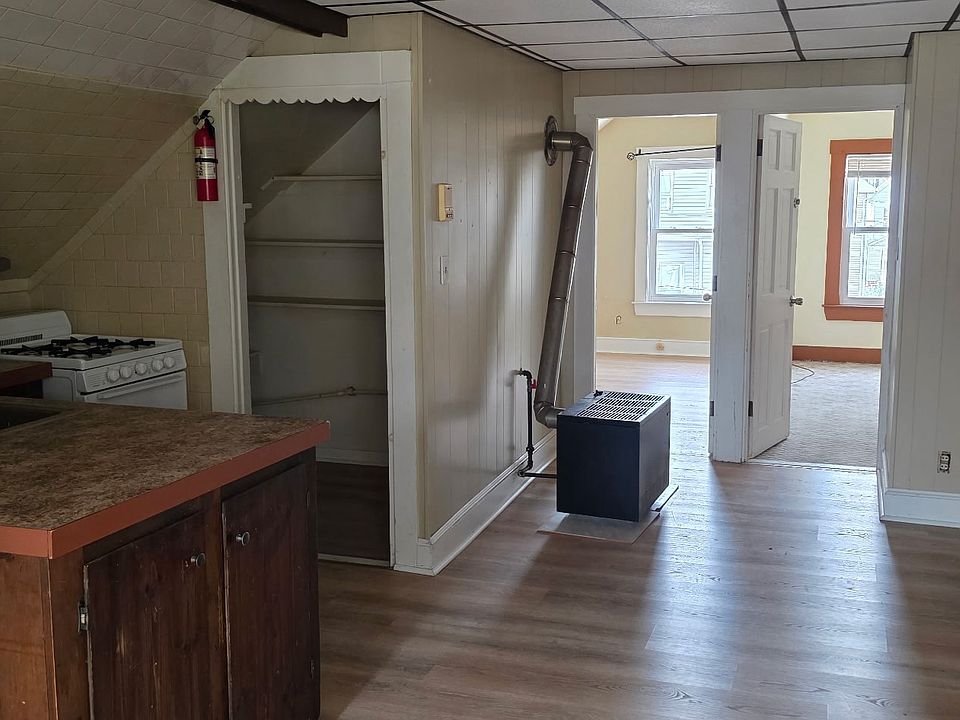 1st image of 518 Cottage St #3