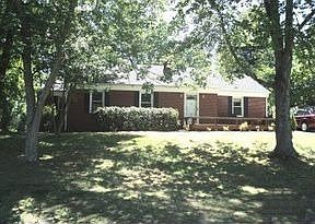 1st image of 405 Crestmere St NE