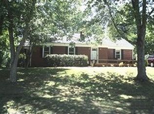 405 Crestmere St NE, Lenoir, NC 28645