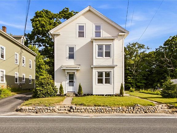 3rd image of 370 Pascoag Main St