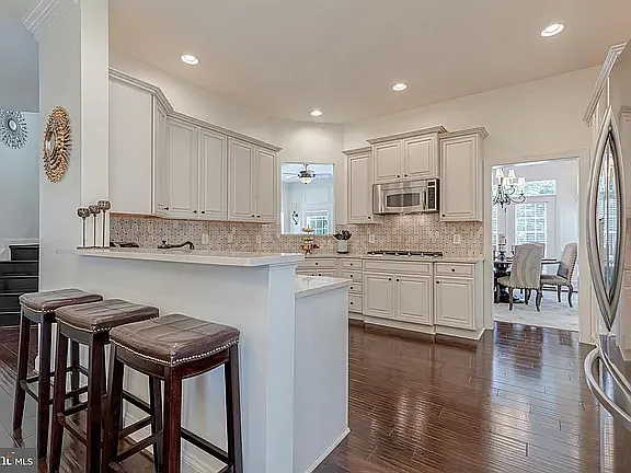 5964 Manorview Way — Photo 8