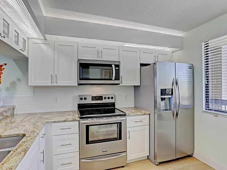 201 S Seas Dr #401 — Photo 9