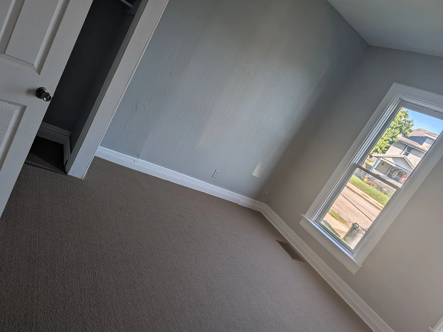 3 bed, 1100 sqft, $925 — Photo 3