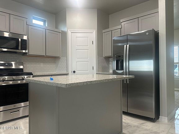 3rd image of 600 Logwood Ave