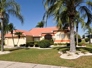2240 New Bedford Dr, Sun City Center, FL 33573