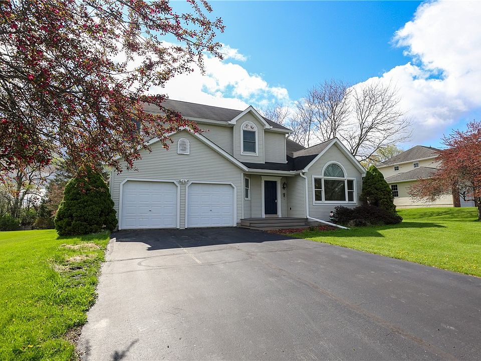 1st image of 11 Ambrose Dr