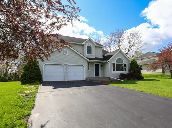 11 Ambrose Dr, Horseheads, NY 14845