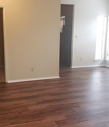 4th image of 2740 Silver Creek Dr APT 121