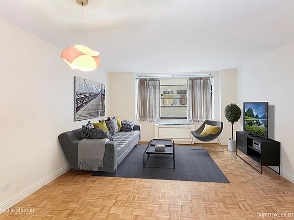 3rd image of 30 W 61st St APT 9B