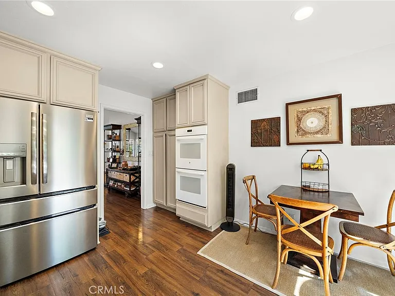 29551 Michelis St — Photo 10