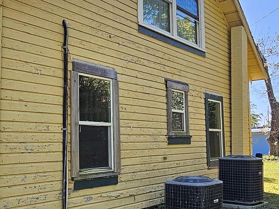 3rd image of 16514 SE Pear St