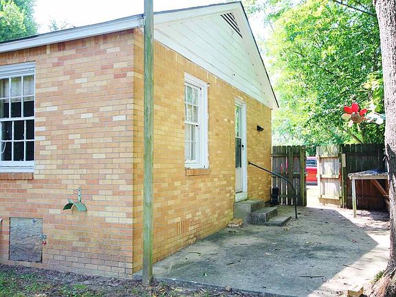 2nd image of 311 Braziel St