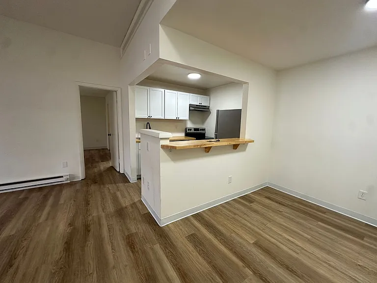 University Park Apartments near Cornell University — Photo 563