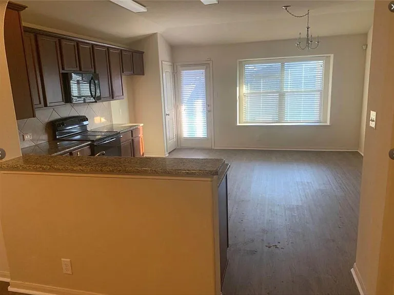 12207 Stoneridge Gap Ln — Photo 4