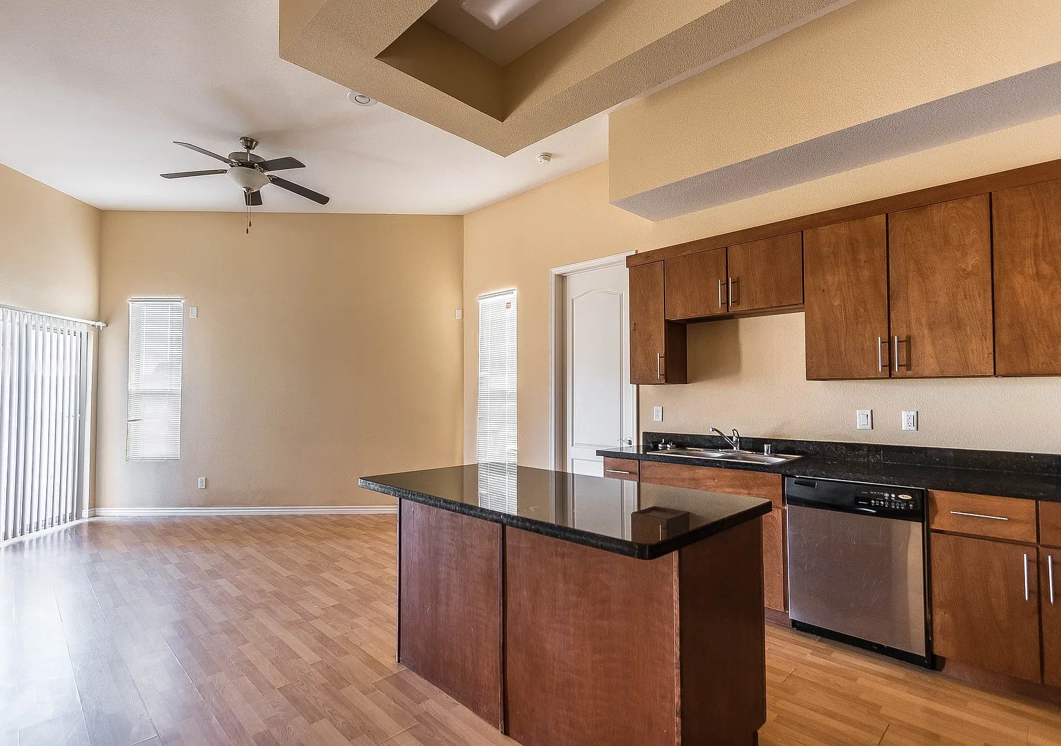Beautiful 3 bedroom 2 bath Home Located in Northeast El Paso — Photo 3